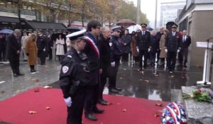 Attentats du 13 novembre 2015: Élisabeth Borne et Mathieu Hanotin, maire de Saint-Denis, rendent hommage aux victimes du Stade de France