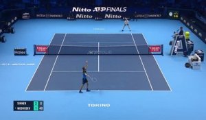 ATP Finals - Sinner sort Medvedev en demi-finale