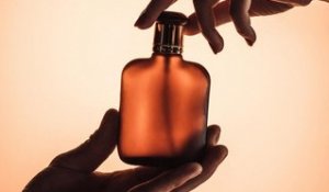 Parfums unisexes : plongez dans l'univers des fragrances mixtes !