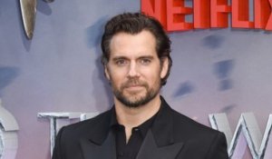 Henry Cavill ne croit pas que jouer un espion dans ‘Argylle’ l’empêche d’obtenir le rôle de James Bond