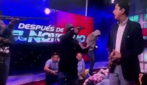 Violences en Équateur : des journalistes braqués en direct à la télévision