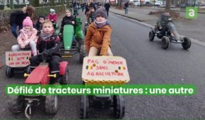 Manifestation des agriculteurs: un défilé de tracteurs miniatures à Tournai