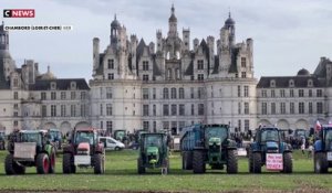 À Chambord ou a Montauban, les agriculteurs mènent des actions coup de poing