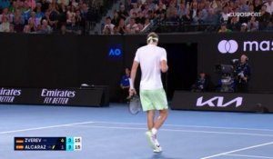 Impressionnant face à un pâle Alcaraz, Zverev a fait déjouer l'Espagnol : le résumé