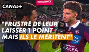 Matthieu Jalibert fair-play après la victoire de l'UBB contre le Stade Rochelais