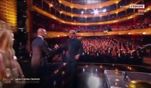 Lamine Yamal ouvre la soirée avec le trophée Kopa - Ballon d'Or 2025