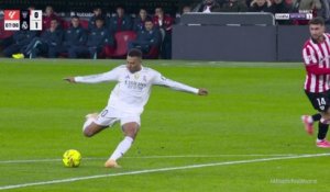 Camavinga conclut une action collective monstrueuse !