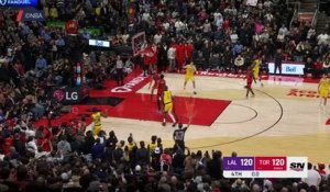 Lakers - LeBron James sacrifie sa série de points pour permettre aux Lakers de remporter la victoire au buzzer