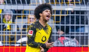 Bundesliga : Dortmund domine Augsburg et se rapproche du Bayern
