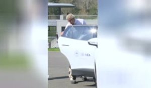 Bleus - Le chapeau d’Olise ou le pantalon rock'n'roll de Ekitiké, qui a le meilleur look ?