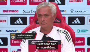Benfica - Partira ? Partira pas ? Mourinho rigole de son avenir avec un journaliste