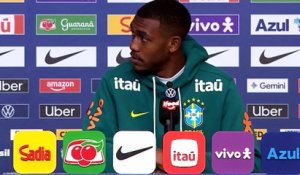 Un journaliste japonais plonge Rayan dans l'embarras - Coupe du monde 2026 - Brésil