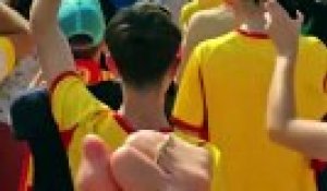 La belle atmosphère à Lens lors du passage du bus des Sang et Or avec la Coupe de France - Foot - Coupe de France - Lens