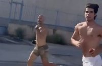Carlos Alcaraz est blessé au poignet... Alors il travaille les jambes !