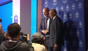 Bleus - Zidane prend la pose avec le président Diallo