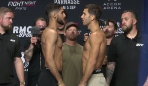 UFC Paris - Le face off dans le respect entre Ziam et Sola