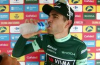Tour d'Espagne 2026 - Wout van Aert : "Pour des gars plus lourds comme moi, c'est plus simple d'aller chercher des bidons"