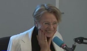 Michèle Alliot-Marie présente son plan "anti-escroqueries"