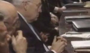 Dick Cheney s`endort pendant un discours de Bush