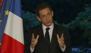 Outremer: Nicolas Sarkozy présente un catalogue de mesures