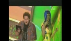 Katie Perry piégée au slime aux Kids Choice Awards