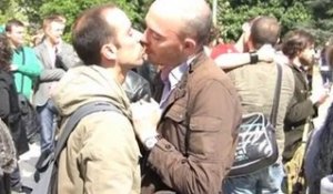 Kiss-in contre l'homophobie mondial IDAHO 2010
