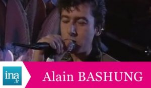 Alain Bashung "Etrange été" (live officiel) - Archive INA
