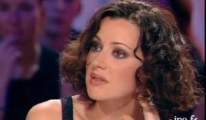 Tina Aréna, chanteuse australienne en France