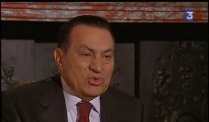 ITW d'Hosni Moubarak, en visite officielle à Paris