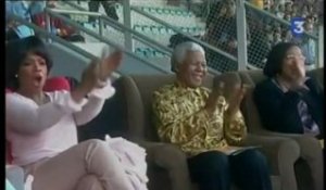Nelson Mandela se mobilise contre le Sida - Archive vidéo INA