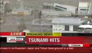 Tsunami Japon: les vagues se forment en mer au large de Sendai