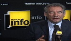 Laïcité: Fillon "désavoue publiquement" la majorité (Bayrou)