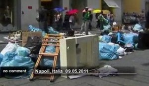 L'armée italienne à Naples pour nettoyer... - no comment