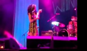 Amy Winehouse huée et humiliée à Belgrade renonce à sa tournée