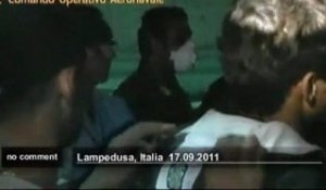Italie : 120 migrants secourus à Lampedusa - no comment