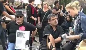 Manifestation pour le droit à la mobilité des handicapés