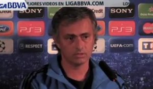 Benzema ou Higuain, Mourinho va choisir