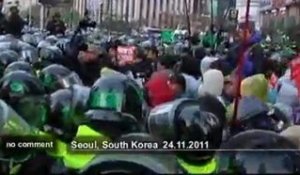 Corée du Sud: manifestation contre le... - no comment