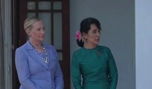 Birmanie : entretien historique entre Clinton et Aung San Suu Kyi