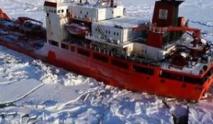 Alaska : un tanker russe piégé par la glace