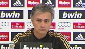 Clasico : Mourinho s'amuse, puis s'énerve face aux journalistes