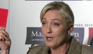 Marine Le Pen décerne un carton rouge à Nicolas Sarkozy