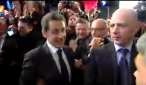 Carla Bruni-Sarkozy après le meeting : "très émouvant, merveilleux"