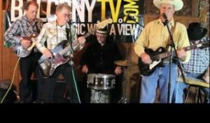 JERRY SIRES BAND - FOUND ME A TRAILER THAT MATCHES MY TRUCK (BalconyTV)