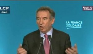 François Bayrou présente sa "France solidaire"