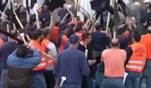 Grèce : la manifestation des dockers dégénère