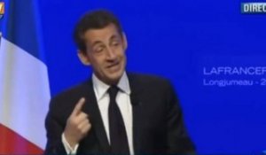 Sarkozy se moque de Hollande sur le débat radio