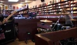 Blood Red Shoes - Doesn't Matter Much (Live Concerto instore Amsterdam)