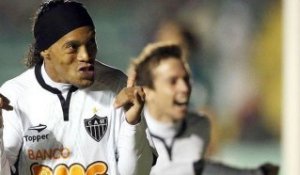 Ronaldinho marque... dans le jeu !