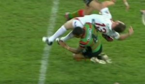 Greg Inglis charge violemment Dean Young (Rugby)